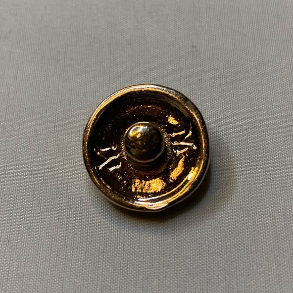 NWOT- Magnolia and Vine Razzle Dazzle Clear Snap - Picture 3 of 3